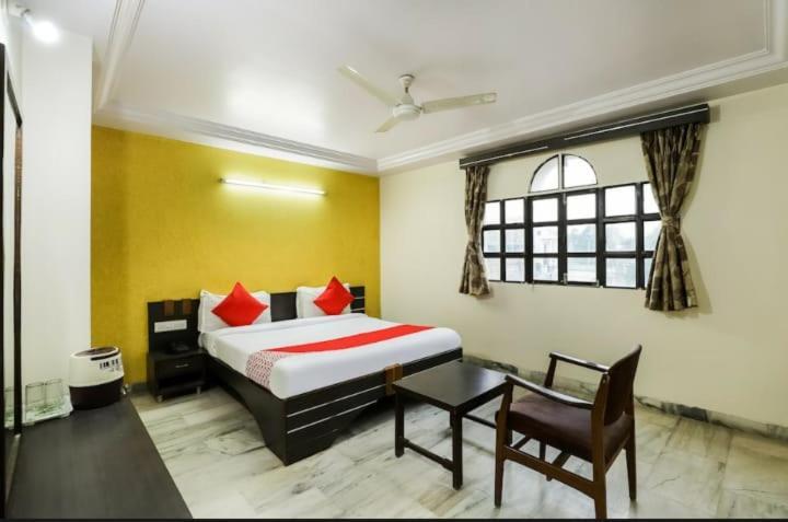Hotel Asopalav Ambaji Exteriér fotografie